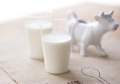 喝牛奶可以预防老年痴呆症？